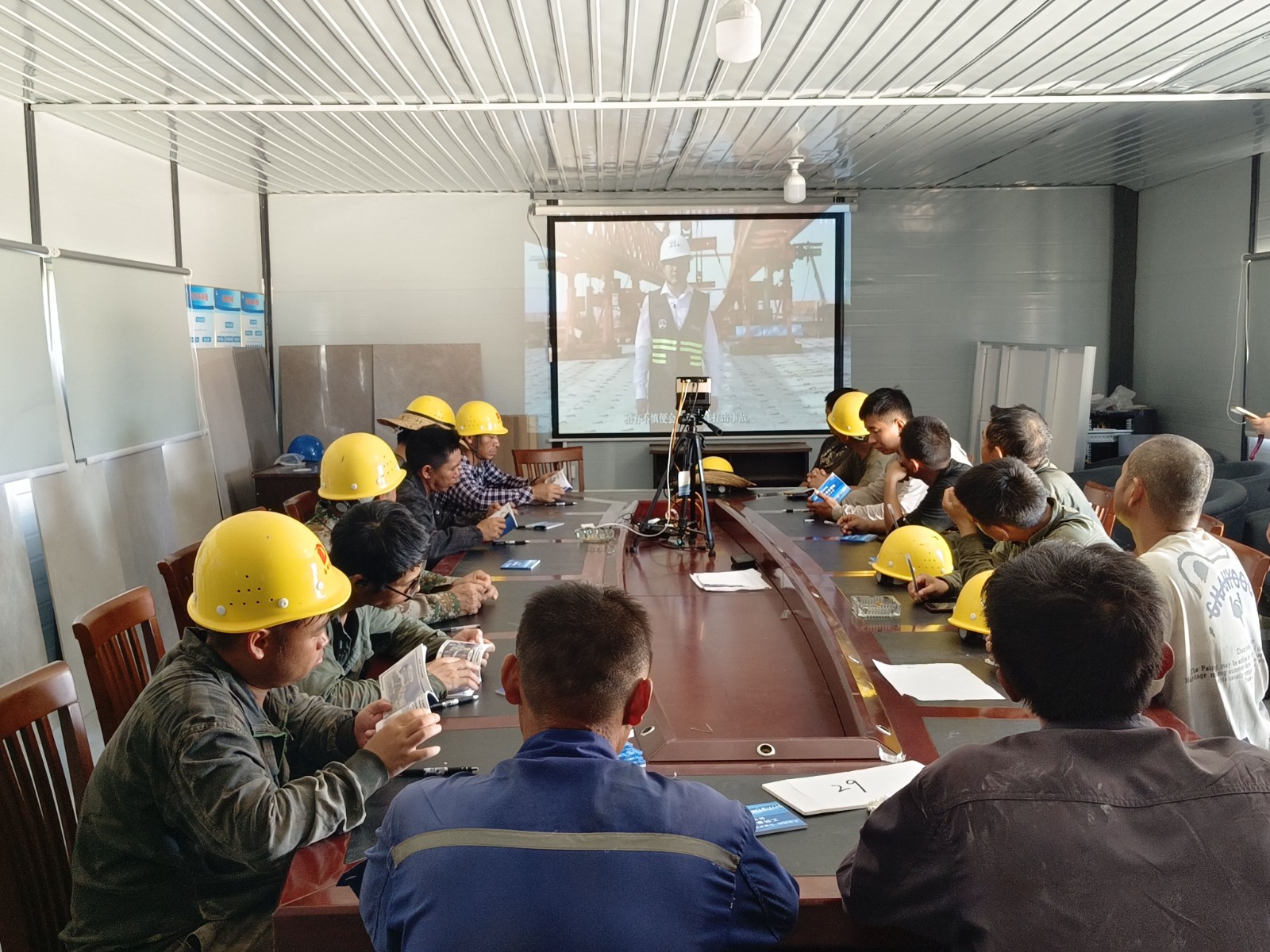 南平市質(zhì)量安全協(xié)會開展工傷預(yù)防系列宣傳活動,為安全生產(chǎn)保駕護航