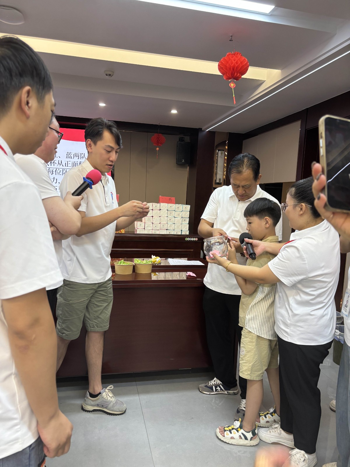 “易聚中秋團(tuán)圓意,順啟事業(yè)新篇章”易順建工集團(tuán)2024年中秋活動(dòng)圓滿(mǎn)舉行