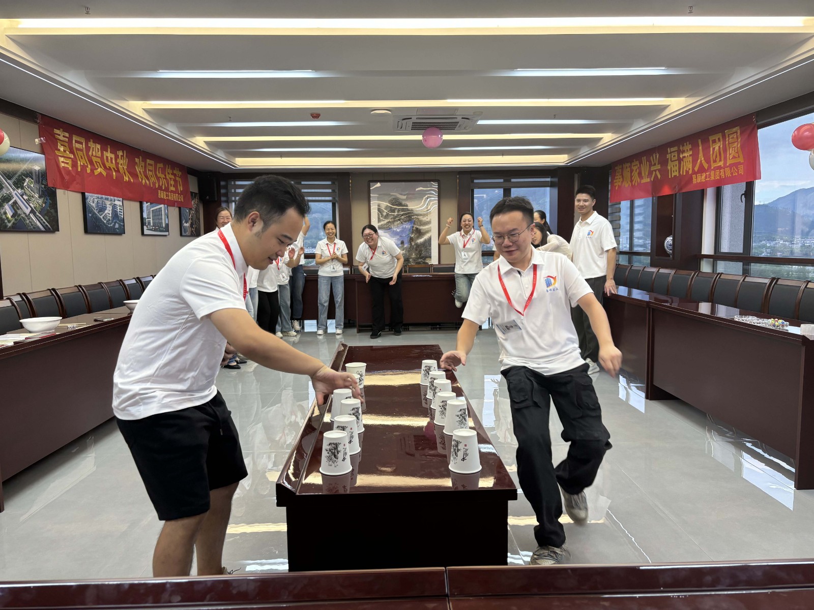 “易聚中秋團(tuán)圓意,順啟事業(yè)新篇章”易順建工集團(tuán)2024年中秋活動(dòng)圓滿(mǎn)舉行