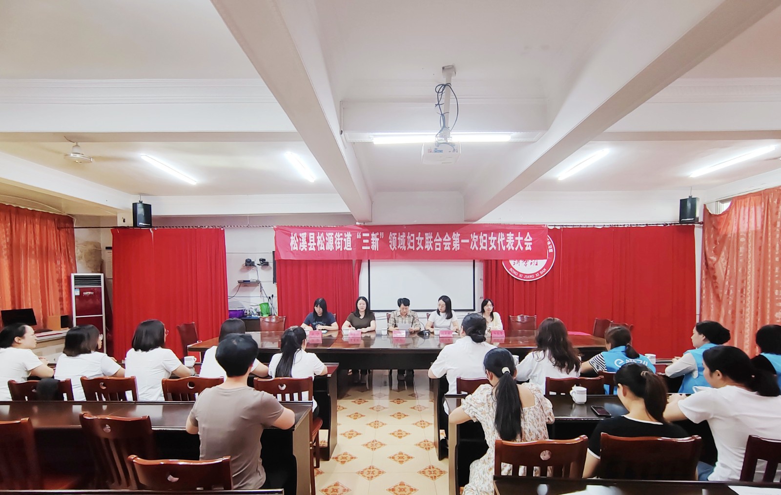 松源街道“三新”領(lǐng)域企業(yè)婦女聯(lián)合會、易順建工集團(tuán)有限公司婦聯(lián)小組正式成立